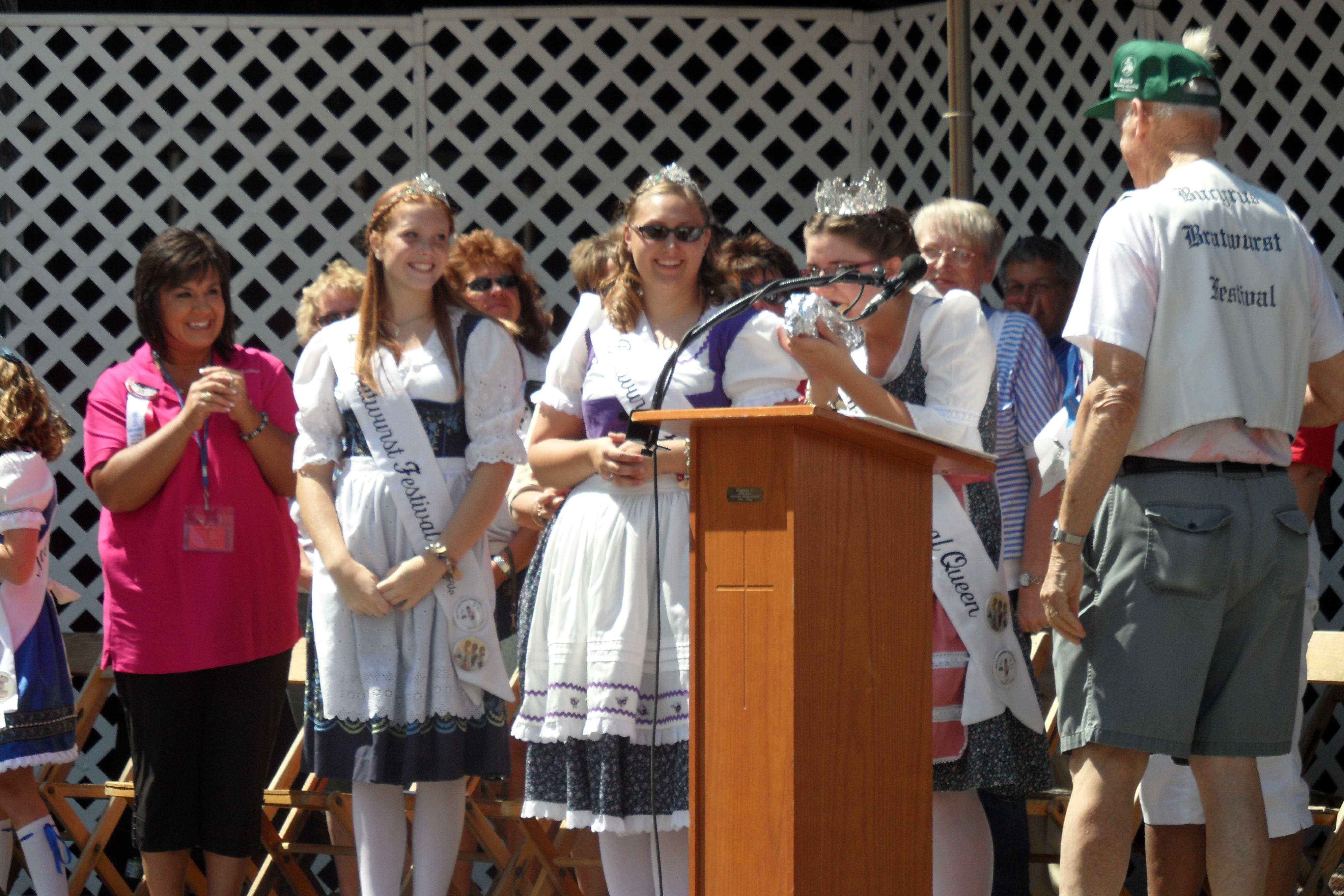 47th Bratwurst Festival underway Aaron Tippin here tonight Crawford