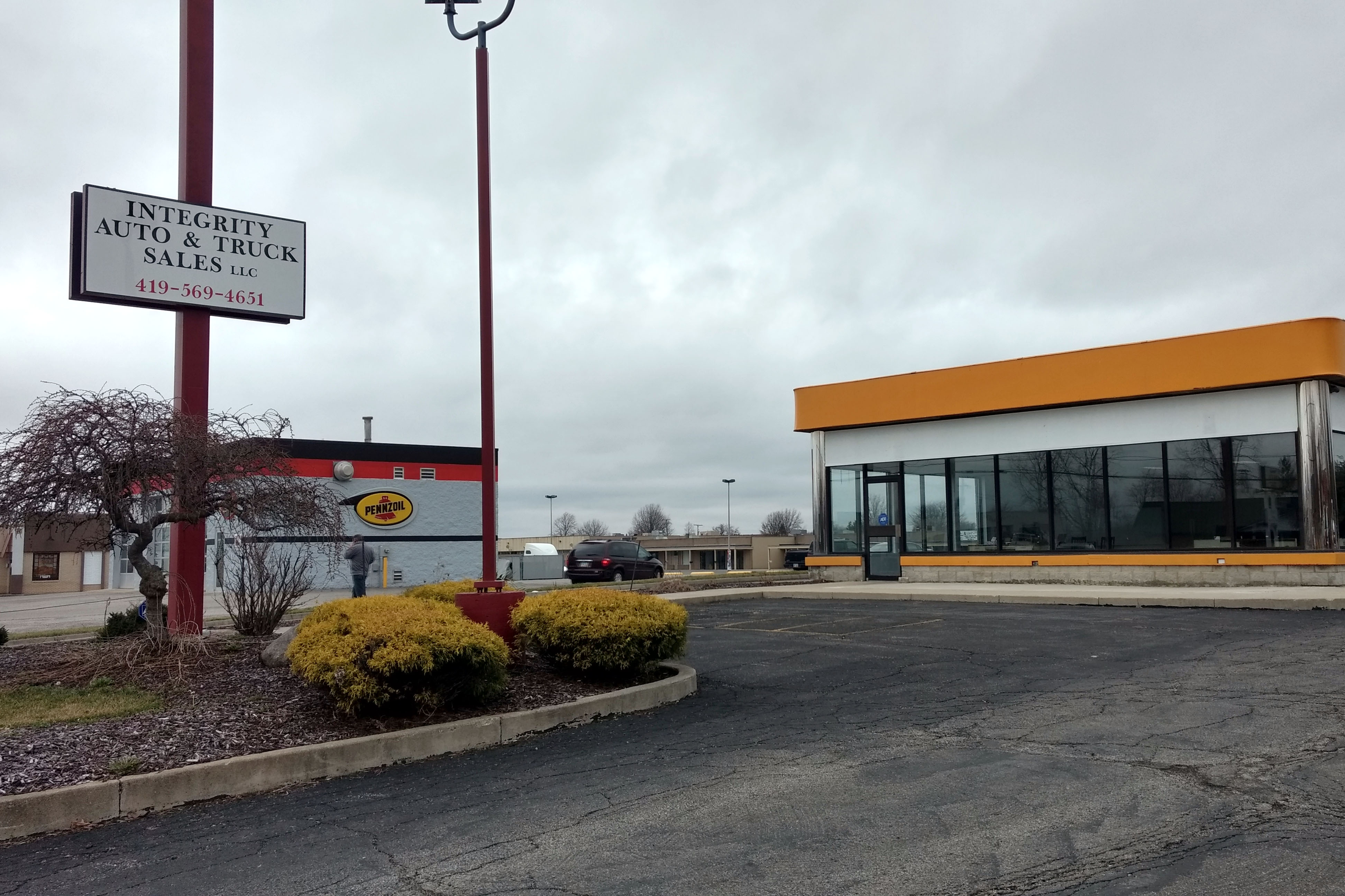 From burgers to cars former Burger King now a used car lot Crawford