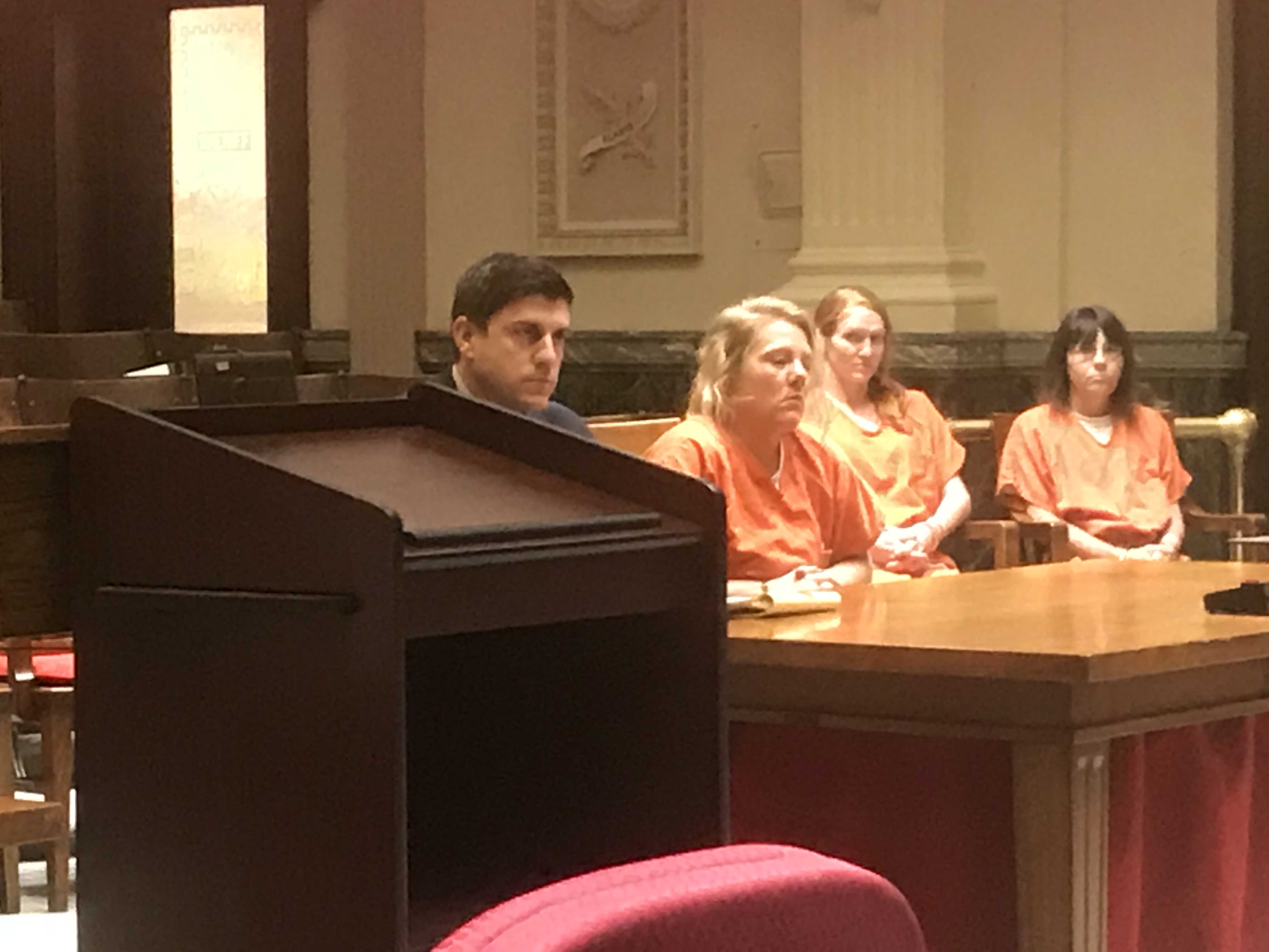 Woman returns to prison for parole violation