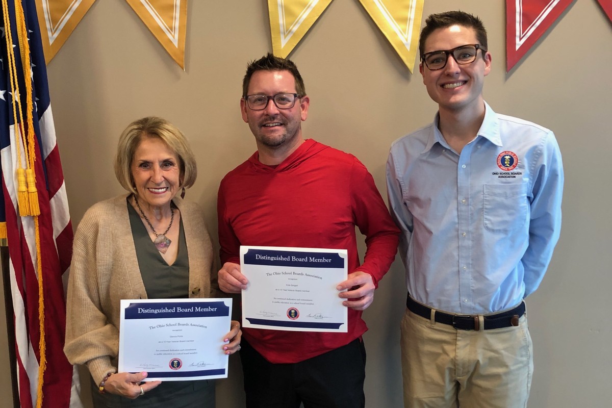 Mid-Ohio ESC Board Members receive distinguished OSBA award - Crawford ...